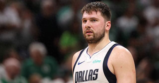 高居榜首 高居榜首